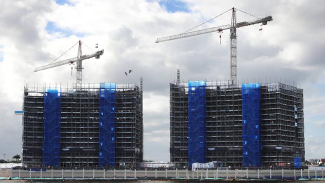 Sunland's new towers under construction at the Lanes site in Clear Island Waters. Picture Glenn Hampson