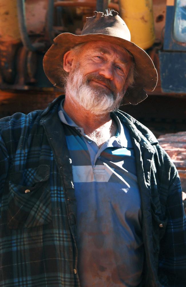 Ron Selig was a regular fixture on Outback Opal Miners. He sadly died on November 26, 2022.