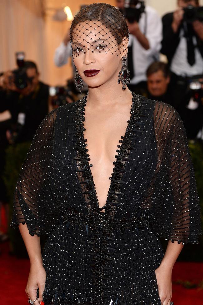 Beyoncé attends the 2014 Met Gala.