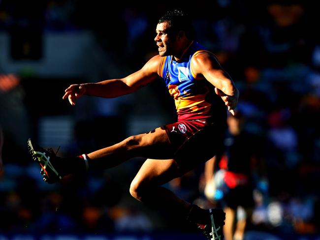 Albert Proud playing for Brisbane in 2010. Photo: Darren England.