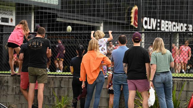 25/9/2023: Players and fans , including at Broncos fan training session at the Red Hii, Brisbane. pic: Lyndon Mechielsen/Courier Mail