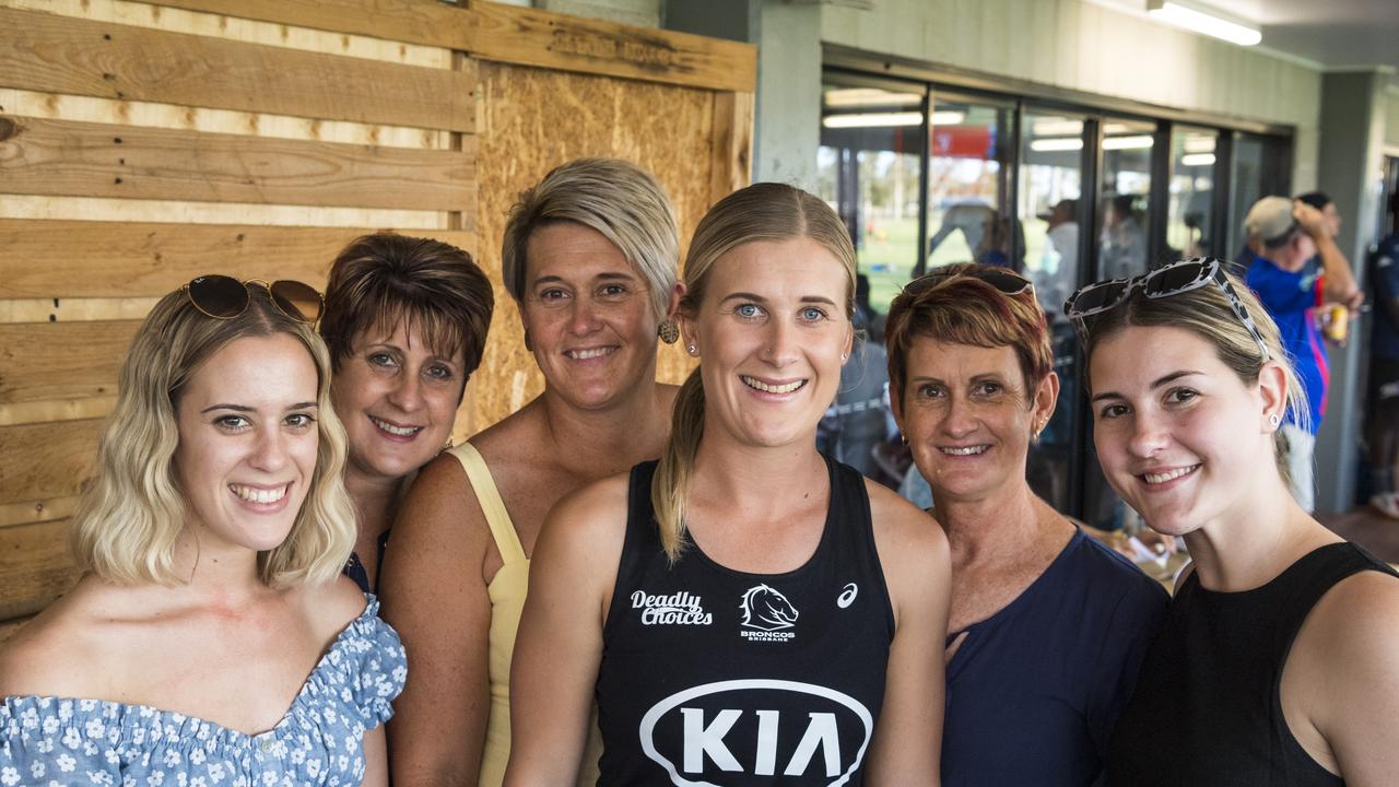 Fastest footballer wildcard entrant Shenae Ciesiolka (centre) with family (from left) Krystal Handley, Tanya Handley, Jodie Ferguson, Kayleen Ciesiolka and Ellie Clements at the 2021 Postle Gift Raceday at Club Pittsworth, Saturday, October 30, 2021. Picture: Kevin Farmer