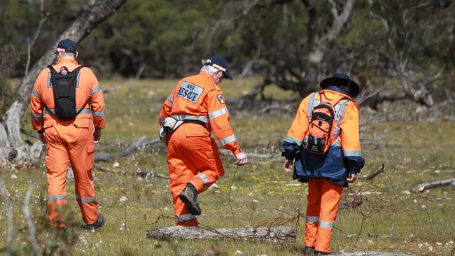 SES members search the scene where Alexander Kuskoff was fatally shot near Tailem Bend. Picture: Dylan Coker