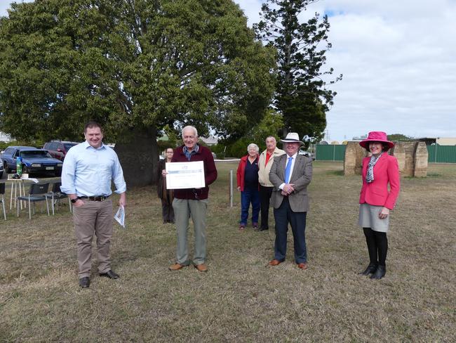 (From left to right) Federal Member for the Wide Bay Llew O'Brien, Richard O'Neil, Glenda Geraghty, Leo Geraghty, Mayor Brett Otto,  and South Burnett Councillor Kathy Duff.