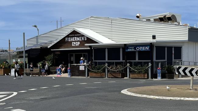 People will start queuing at the Coffs Harbour Fishermen's Co-op from as early as 5am on Christmas Eve. Picture: Chris Knight