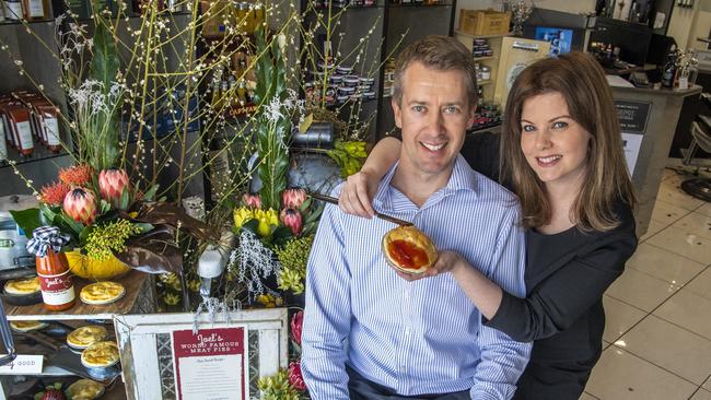 Joel and Susan Watson of Joel’s Salon de Men with their Sweeney Todd inspired shop window decoration for Carnival of Flowers. Friday. 18th Sep 2020