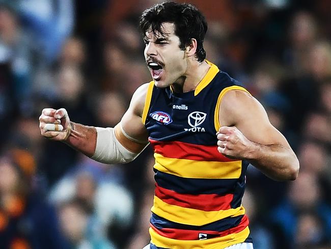 Rising Crows forward inks contract extension