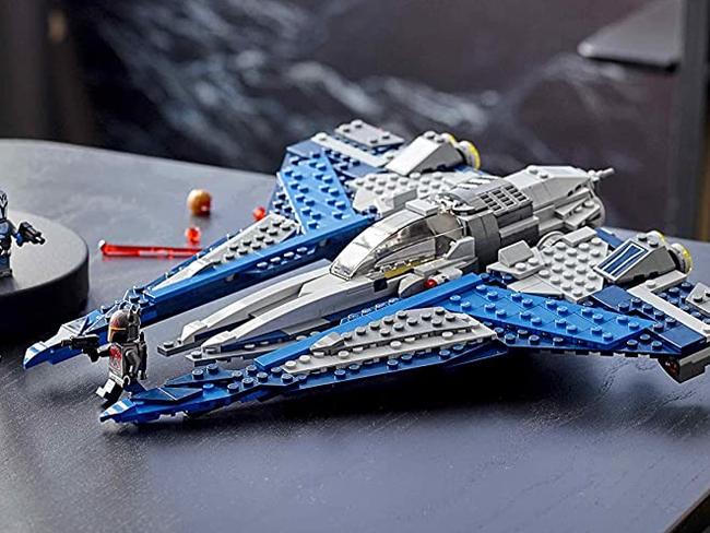 Why not surprise your child with this Star Wars set from LEGO?