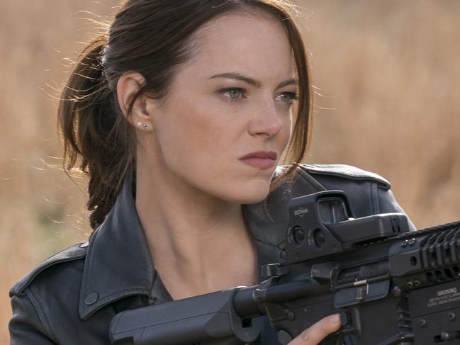 Wichita (Emma Stone) in Columbia Pictures' ZOMBIELAND: DOUBLE TAP.