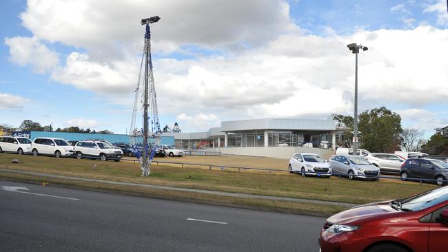 Brisbane motorists could soon see action on this notorious roundabout after a Federal Budget announcement. Picture: Paul Guy