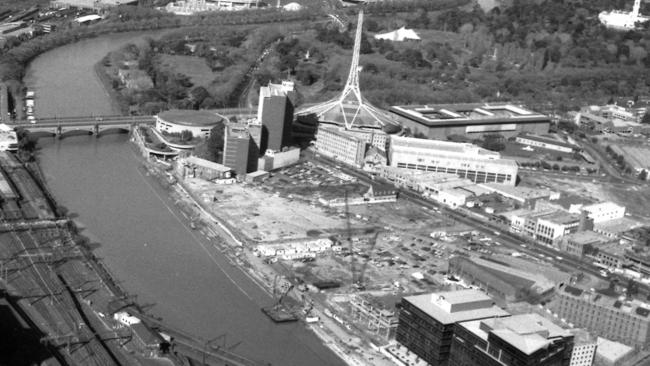 An aerial view of the Southbank development under construction in 1988.