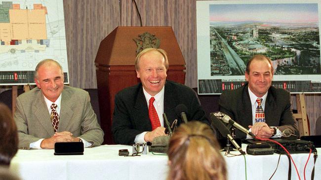 Peter Trathen, Premier Peter Beattie and State Development and Trade Minister Jim Elder at the announcement.