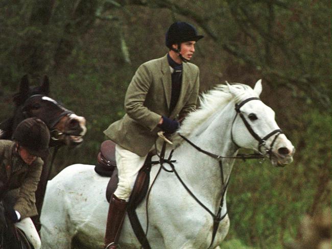 Prince William on horseback on the first day of the new fox hunting season at Shipton Moyne in 1999.