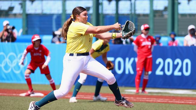 FUKUSHIMA, JAPAN - JULY 21: Pitcher Tarni Stepto #14 of Team Australia winds up to deliver a pitch in the fourth inning against Team Japan during the Tokyo 2020 Olympic Games at Fukushima Azuma Baseball Stadium on July 21, 2021 in Fukushima, Japan. (Photo by Yuichi Masuda/Getty Images)