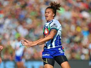 TALENTED: Warriors pivot Chanel Harris-Tavita. Picture: John McCutcheon