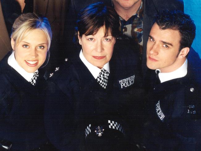 JANUARY, 2003 : Cast members from TV show "The Bill", including (bottom row L-R) Beth Cordingly, Roberta Taylor & Ciaran Griffiths, 01/03.Cordingly/ActorGriffiths/ActorTaylor/Actor