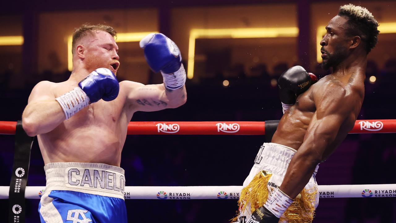 ‘Pure trash’: Fans savage world title fight