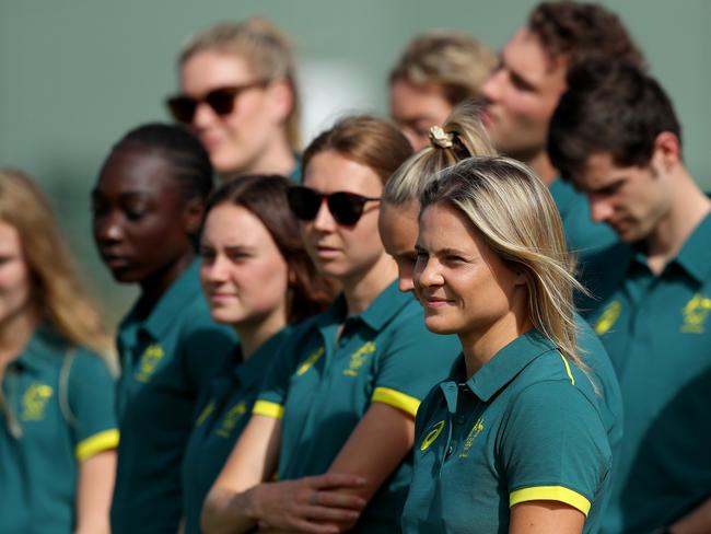 CAIRNS, AUSTRALIA - JULY 13: Pole Vaulter Nina Kennedy and athletes look on during an Athletics Australia training camp at Barlwo Park on July 13, 2021 in Cairns, Australia. (Photo by Kelly Defina/Getty Images)