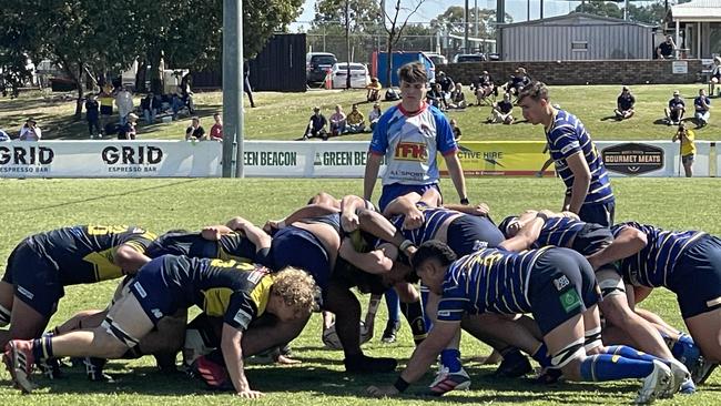 Scrum time in the Bond-Easts semi-final.