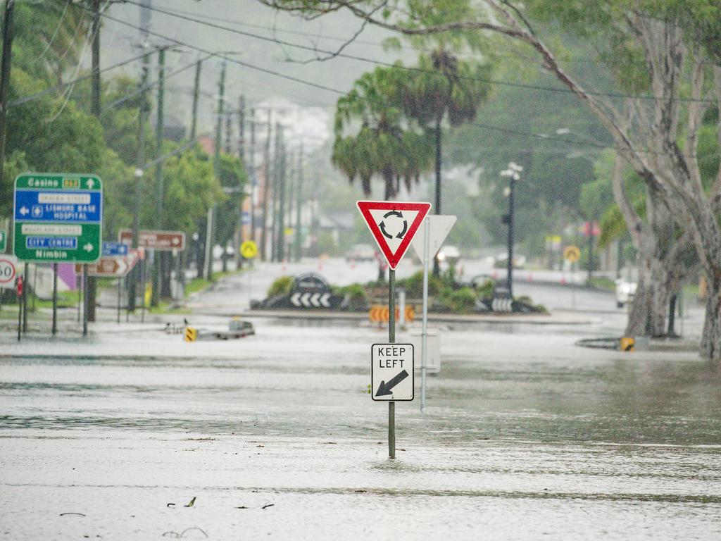 Lismore prepares for the expected deluge from Cyclone Alfred’s arrival by closing off low lying areas. Picture: NewsWire / Glenn Campbell