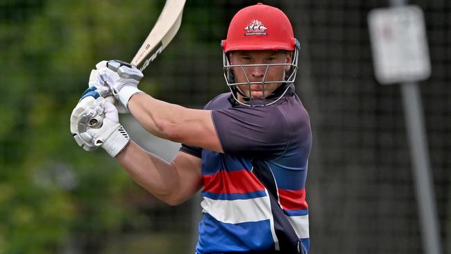 Dean Russ in action for Footscray. Picture: Andy Brownbill