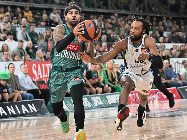 It was a return to form for Jordon Crawford against the Breakers. Picture: Steve Bell/Getty Images