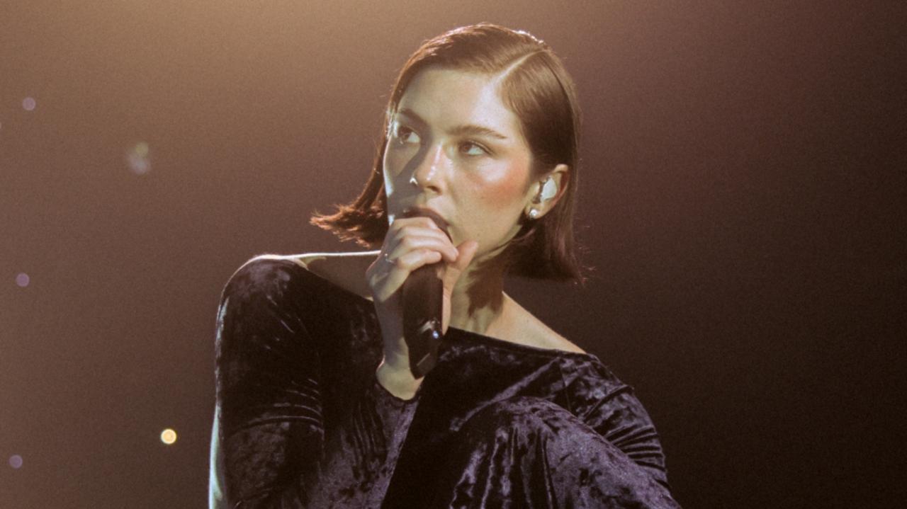 Pop superstar hits the stage in Perth