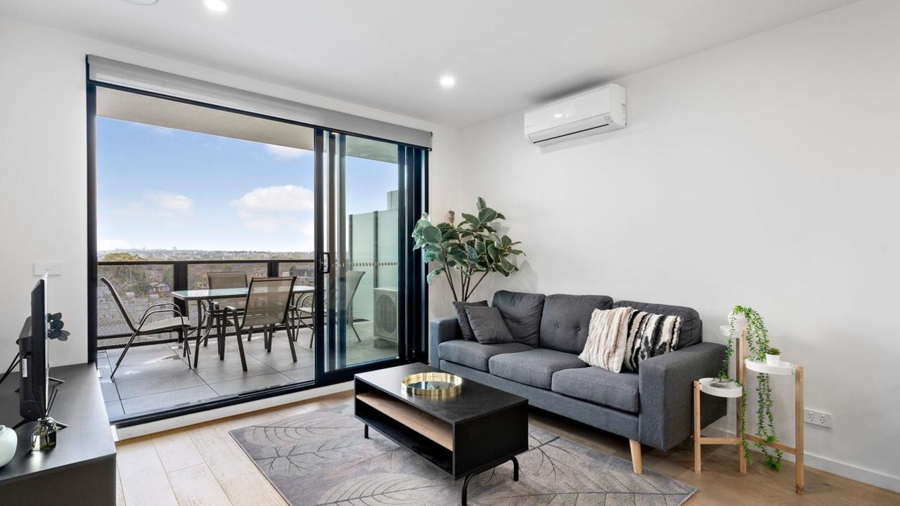 The two-bedroom unit has come to market with a price guide around Melbourne’s median unit value for July.