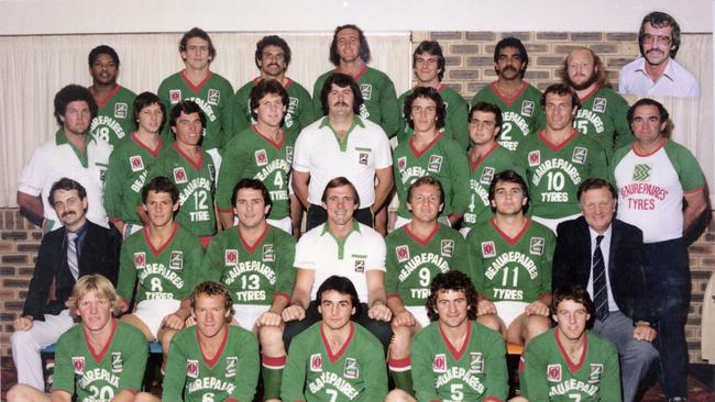 The 1982 Wynnum Seagulls premiership side, with Gene Miles (third row, fourth from left)