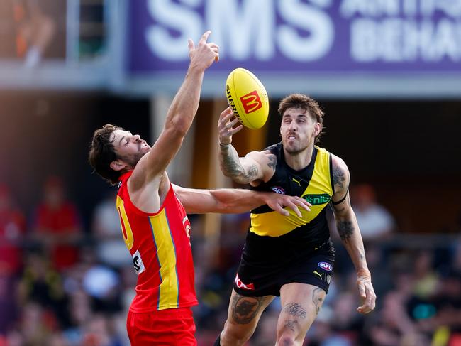 Levi Casboult and Sam Naismith compete in a ruck contest during Opening Round. Picture: Dylan Burns/AFL Photos via Getty Images.