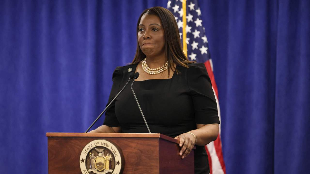 Prosecutor in Trump civil fraud case Letitia James met with chorus of ...