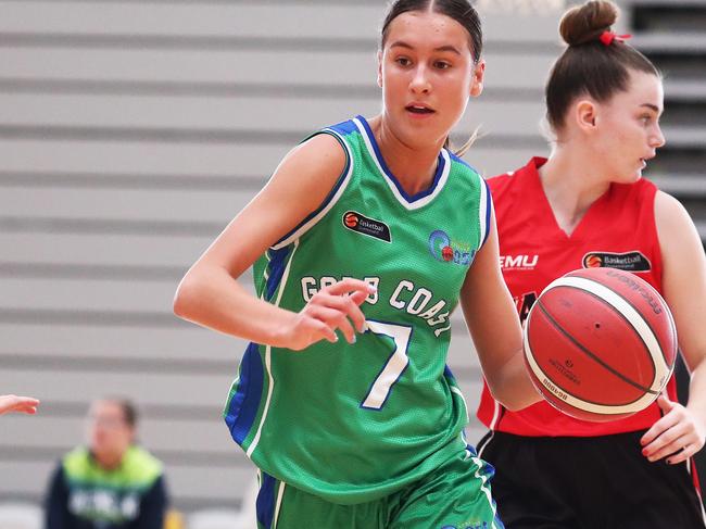 Gold Coast's Waves Katelyn Donovan in action against the Mackay Meteorettes in The Girls QLD U18 State Championships Basketball at Carrara. finalPhotograph : Jason O'Brien