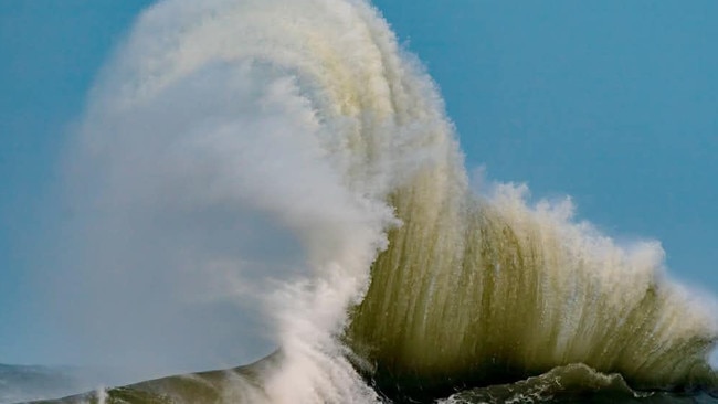 Surf from the cyclone swell at Agnes Waters. Picture: Facebook/Surfs Up Eastern Suburbs