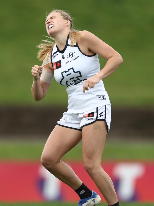 Lily Goss after hurting her shoulder. Picture: Mark Metcalfe/Getty Images