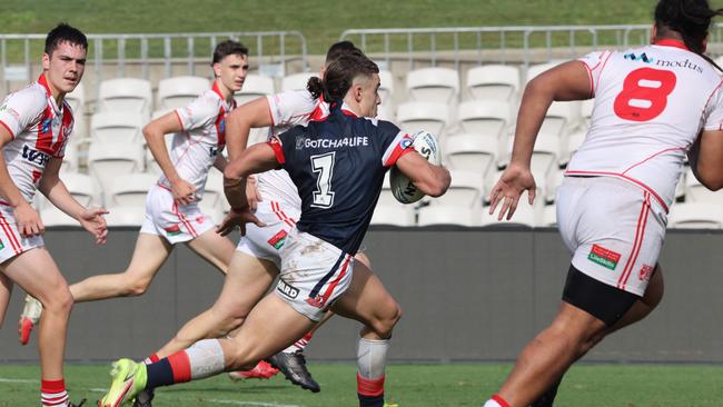 Zac Sarfati has the Dragons defence in panic mode. Pic: Damian Shaw.