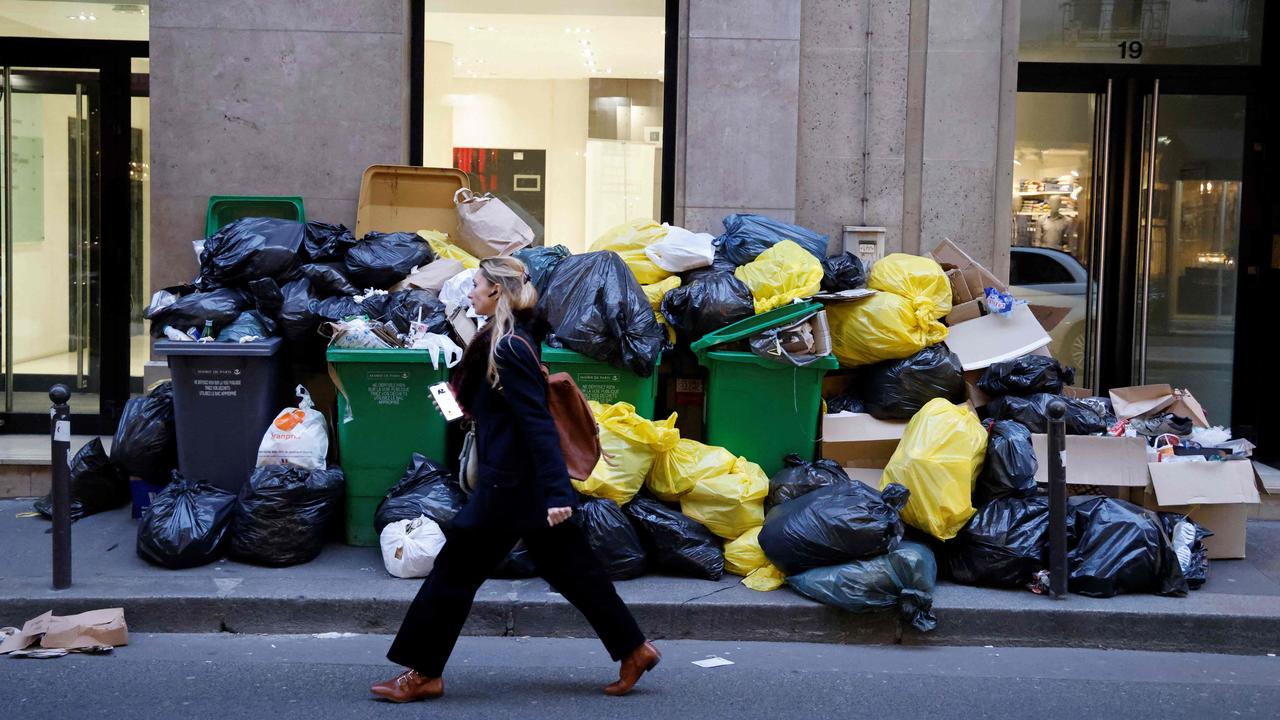 Tonnes of garbage have been piled on the streets of Paris for days. Picture: Ludovic Marin/AFP