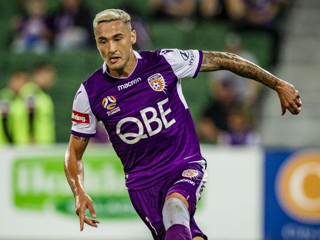 Jason Davidson of the Glory during the Round 27 A-League match between the Perth Glory and the Wellington Phoenix at HBF Park in  Perth, Sunday, April 28, 2019. (AAP Image/Tony McDonough) NO ARCHIVING, EDITORIAL USE ONLY