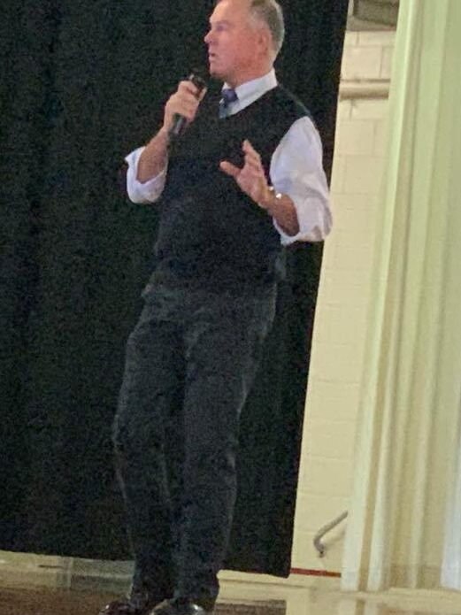 Gympie MP Tony Perrett addresses the Gympie Chamber of COmmerce meeting August 17, 20202.