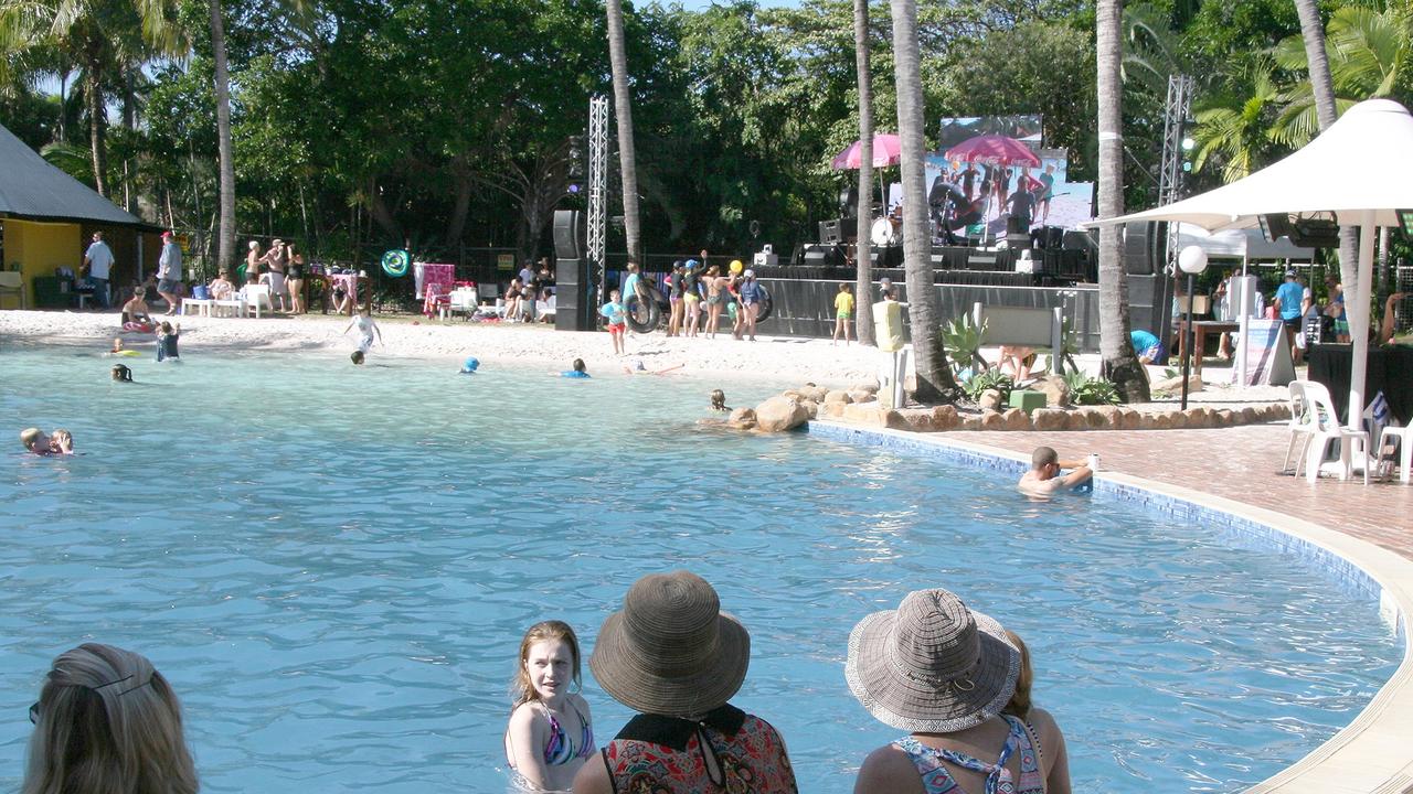 Taken at The Mercure Capricorn Resort Sunday's poolside music session in 2014. Photo Mike Knowling / Capricorn Coast Mirror