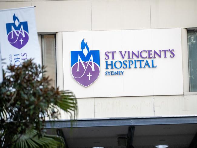 SYDNEY, AUSTRALIA - NewsWire Photos July 22, 2022: At St Vincent's Hospital in Sydney there were no sign of any staff in full PPE except with mask and goggles. Pictured is the Hospital's signage.Picture: NCA NewsWire / Christian Gilles