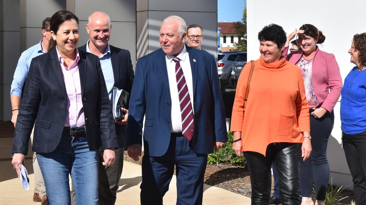 Premier Annastacia Palaszczuk (left) visits Warwick to announce $20M drought resilience package for Southern Downs. Pictured with SDRC Mayor Vic Pennisi and Toowoomba Regional Council’s Cr Nancy Sommerfield.