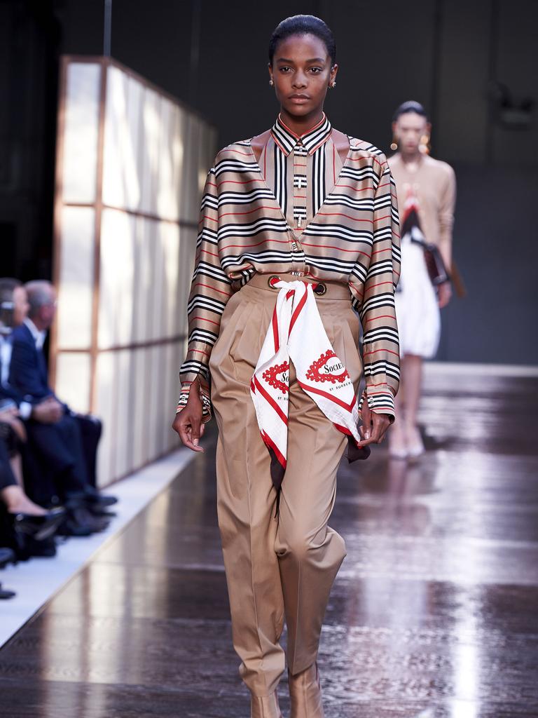 Riccardo tisci 2024 burberry show