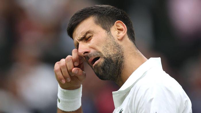 The moment Novak Djokovic decided to ruin the crowd's day. Photo: Twitter.