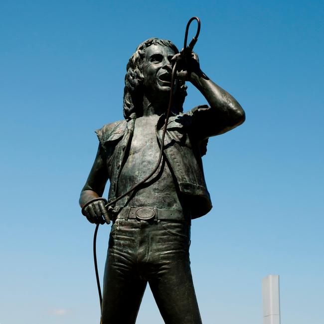 Bronze statue of Bon Scott in Fremantle.