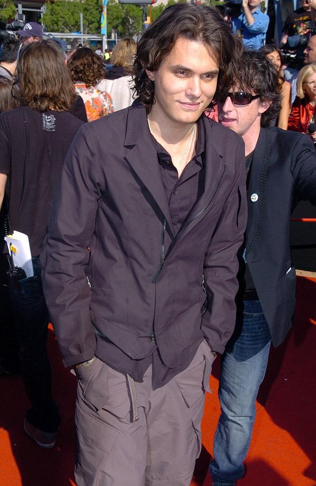 John Mayer wore a very poorly fitted suit to his appearance on the 2006 ARIA awards red carpet. Picture: News Corp Australia