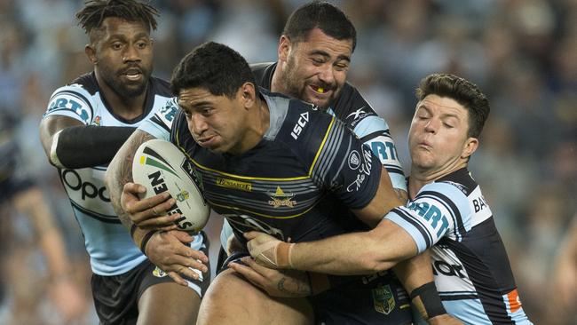 Even Fifita struggles to bring Jason Taumalolo down. (AAP Image/Craig Golding)