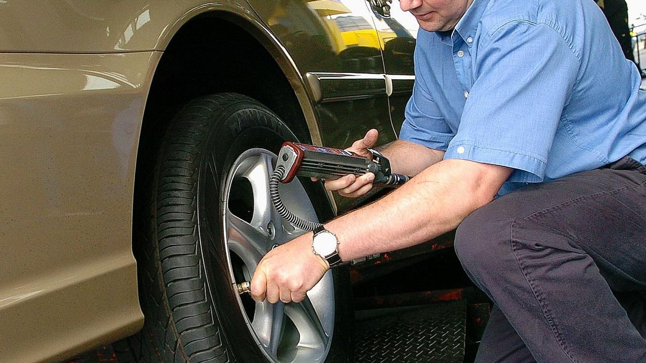 Kmart deals tyre pump