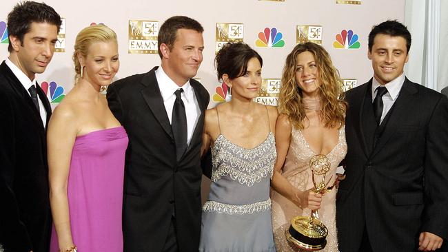 The Friends cast David Schwimmer, Lisa Kudrow, Mathew Perry, Courtney Cox Arquette, Jennifer Aniston, and Matt LeBlanc won an Emmy in 2002. Photo: AFP.