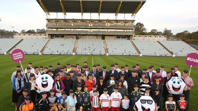 Macarthur South-west Sydney supporters at Campbelltown Stadium. (AAP IMAGE / Robert Pozo).