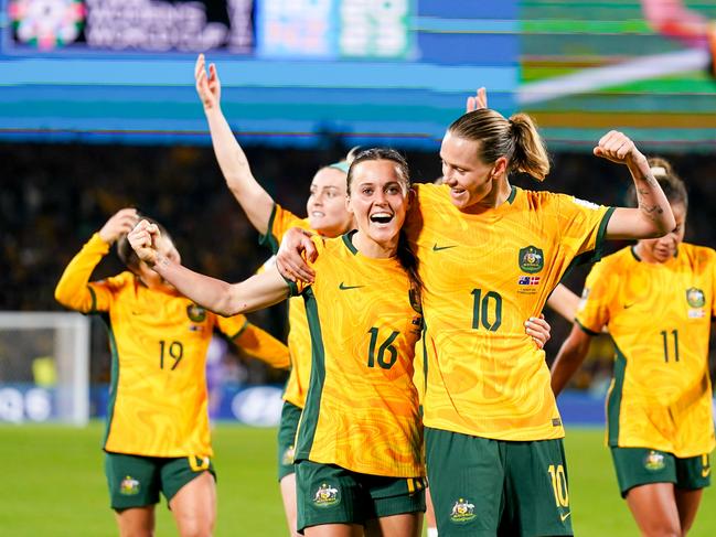 Sydney, Australia, August 7th 2023:  Hayley Raso (16 Australia) celebrates with teammates after scoring her team's second goal during the FIFA Womens World Cup 2023 Round 16 football match between Australia v Denmark at Stadium Australia in Sydney, Australia.  (Daniela Porcelli / SPP)